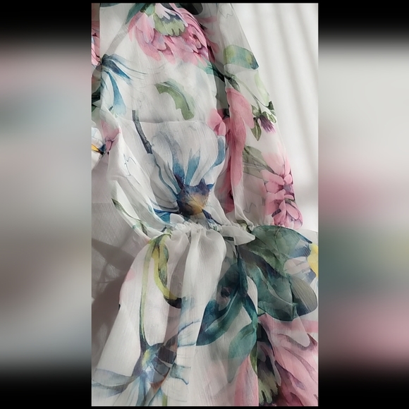 Floral two piece set, long puff sleeve top, and flowy maxi skirt. - Picture 8 of 9